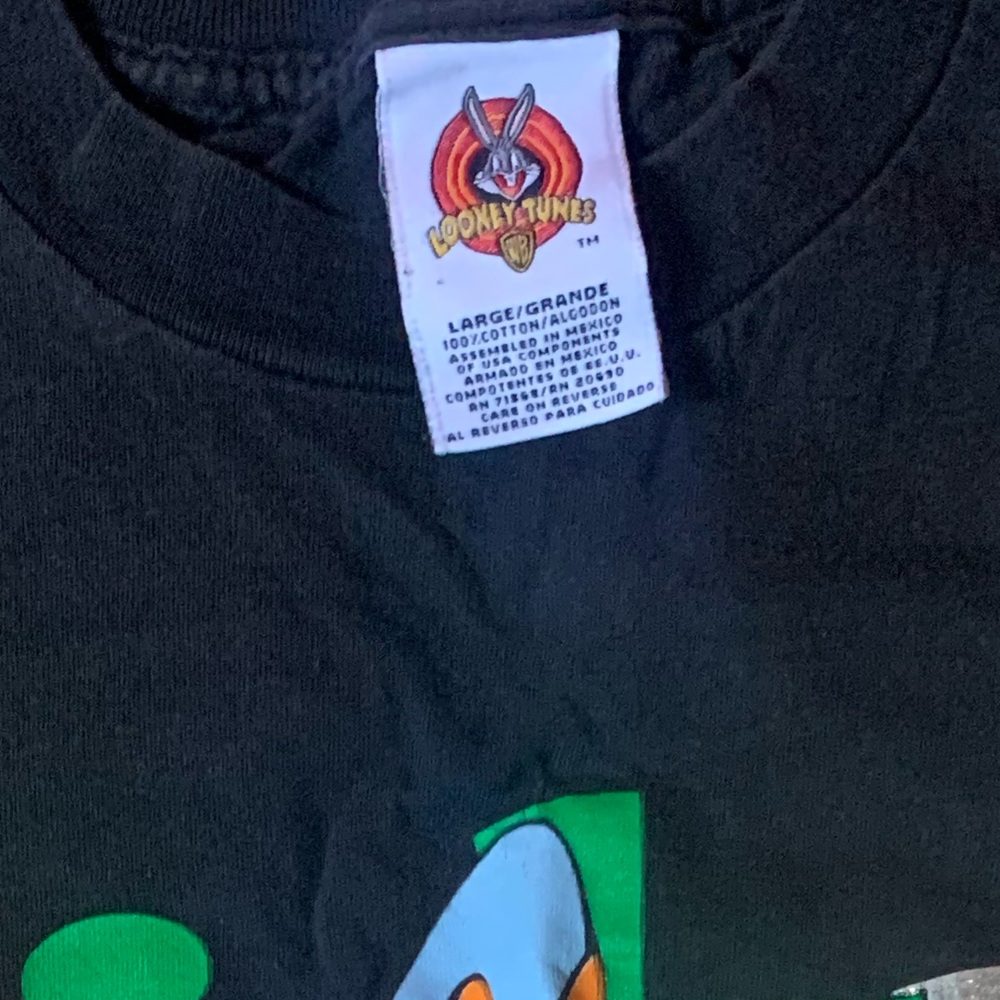 VINTAGE Looney Tunes | Trick or Treat Tweety Bird shirt - Picture 10 of 10